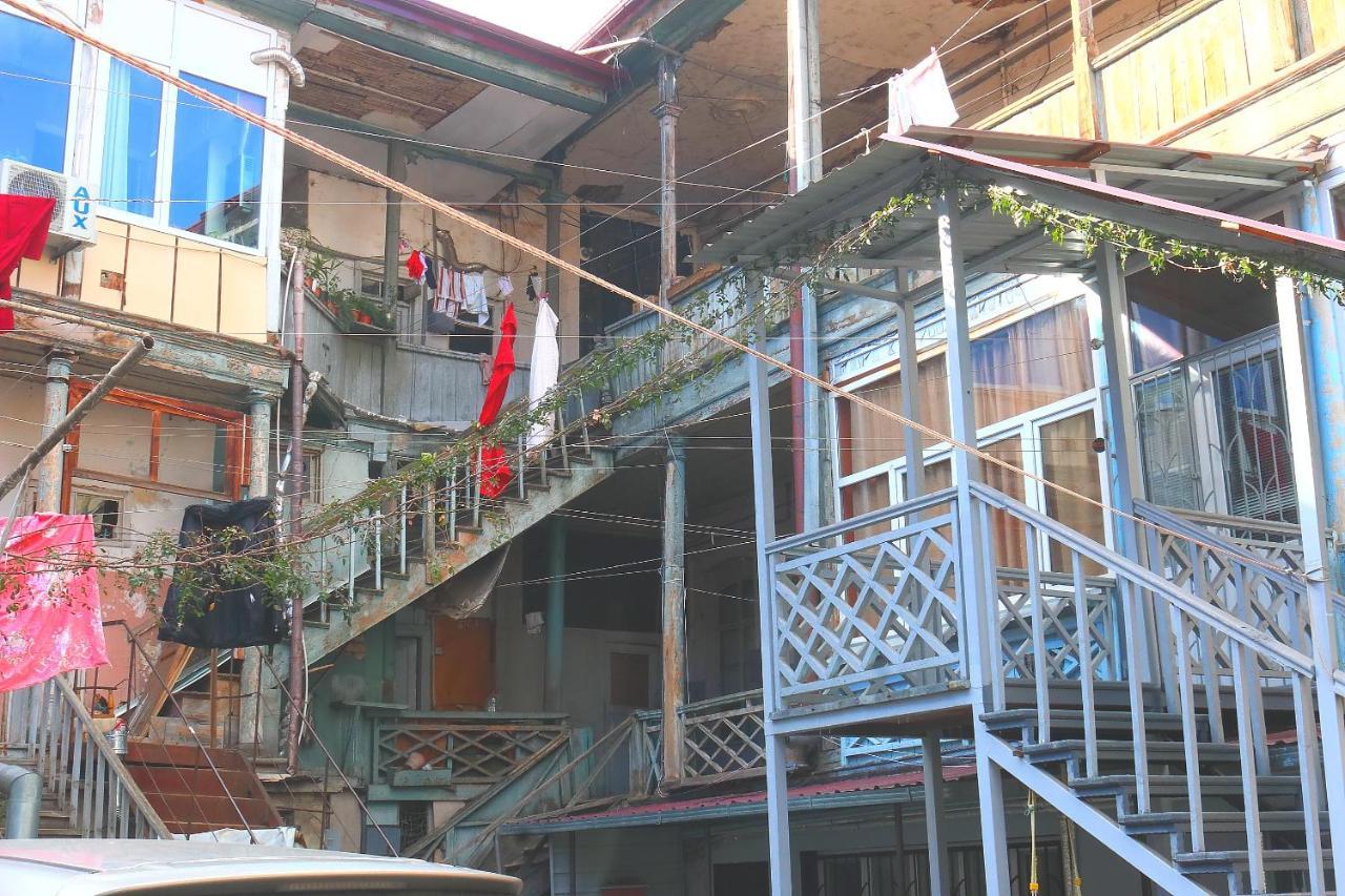 Historical Apartment In Old Tbilisi Eksteriør bilde